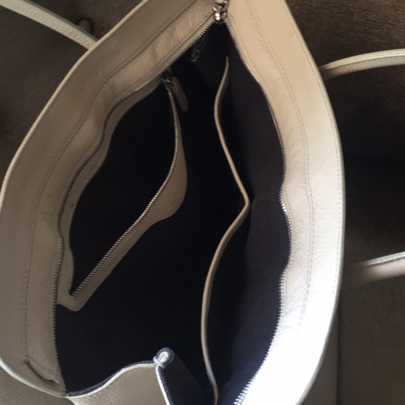 TOD'S pebbled leather shoulder bag - Picture 2 of 5